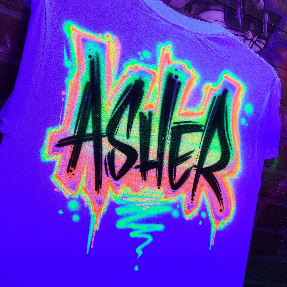 ⚡ Scratch Graffiti Name Design – Custom UV Glow Airbrush – Airbrush Customs